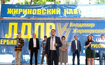 Елена Афанасьева приняла участие в публичной акции в Москве в поддержку правительства Сербии в связи с нестабильной обстановкой на границе с регионом Косово и Метохия