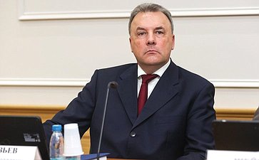 Артур Муравьев