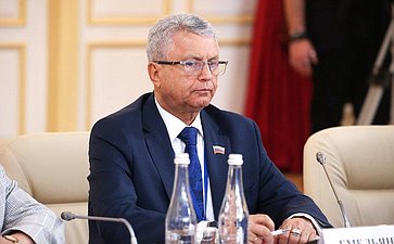 Встреча Председателя СФ Валентины Матвиенко и Председателя Совета Республики Национального собрания Республики Беларусь Натальи Кочановой с руководителями органов государственной власти субъектов Российской Федерации и регионов Республики Беларусь