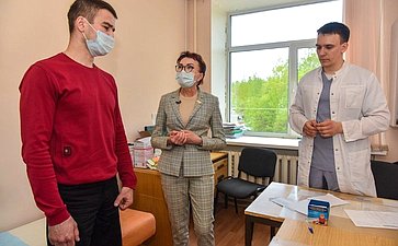 В Мурманской области по инициативе сенатора Татьяны Кусайко ведущие специалисты-онкологи провели обследование жителей