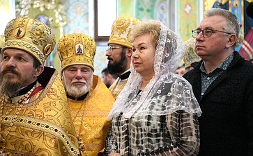 Ольга Бас посетила храм Благоверного князя Александра Невского в Лутугинском округе ЛНР