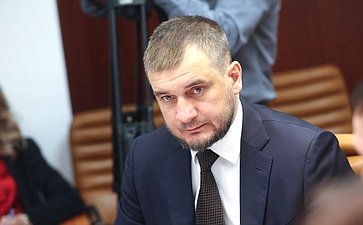 Совещание Комитета Совета Федерации по федеративному устройству, региональной политике, местному самоуправлению и делам Севера совместно с Министерством РФ по развитию Дальнего Востока и Арктики