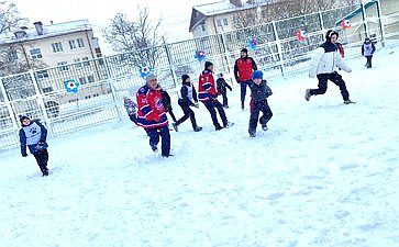 Торжественное открытие спортивной площадки возле детско-юношеской школы самбо и дзюдо в Южно-Сахалинске
