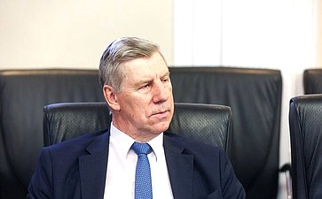 Круглый стол на тему «Решающая роль в Победе над гитлеровской Германией как одна из основ международного статуса России. Против покушений на историческую правду»