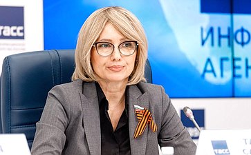 Татьяна Сахарова