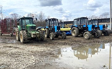 Андрей Базилевский в рамках поездки в регион проконтролировал ход весенних полевых работ в районе имени Лазо