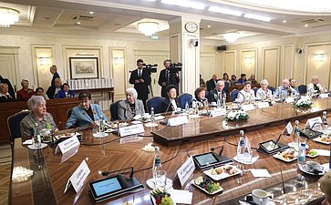 Встреча Председателя Совета Федерации Валентины Матвиенко с делегацией общества «Жители блокадного Ленинграда» Санкт-Петербурга