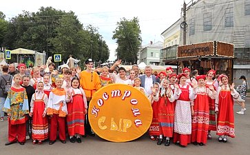 В Костроме прошёл гастрономический фестиваль, объединивший лучших сыроделов страны