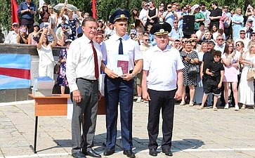 Сергей Рябухин в ходе рабочей поездки в регион принял участие в торжественной церемонии вручения дипломов выпускникам Ульяновского института гражданской авиации имени главного маршала авиации Б.П. Бугаева