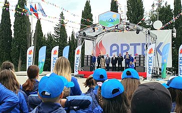 Сергей Колбин принял участие в открытии тематической смены «Школа будущих командиров» в «Артеке»