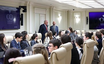 Встреча председателя Комитета Совета Федерации по международным делам Григория Карасина со студентами юридического факультета МГУ им. Ломоносова