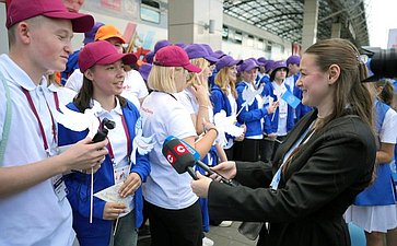 Торжественная встреча участников проекта «Поезд памяти» (фото Фонд «Культурное пространство»)