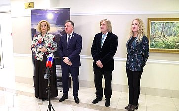В Совете Федерации состоялось открытие выставки произведений живописи «Цветные письма в будущее»