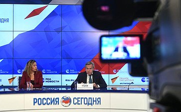 Алексей Пушков принял участие в пресс-конференции, посвященной итогам встречи в «нормандском формате» с участием лидеров России, Германии, Франции и Украины