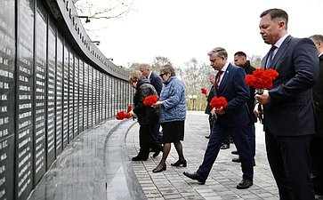 Церемония возложения цветов и венков состоялась в Парке Победы Петропавловска-Камчатского