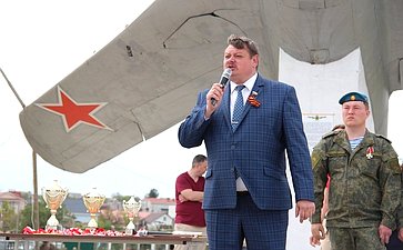 Сергей Колбин принял участие в торжественном открытии юнармейских соревнований по военно-спасательным работам памяти гвардии капитана Алексея Охоты