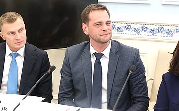 Круглый стол Комитета Совета Федерации по конституционному законодательству и государственному строительству «Адвокатура как платформа для профессионализации судебного представительства»