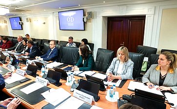 Совещание Комитета Совета Федерации по Регламенту и организации парламентской деятельности «Выборы в 2025 году и общественный контроль за голосованием»