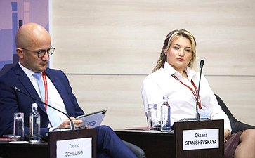 Сессия «Свобода предпринимательства в России: развитие государственных механизмов защиты и поддержки бизнеса». X Восточный экономический форум