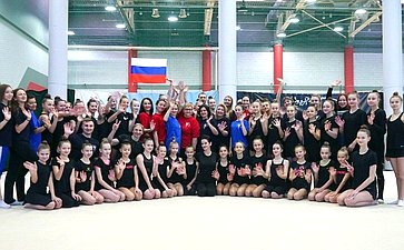 По приглашению Александра Брыксина в Курске побывала мастер спорта международного класса по художественной гимнастике Любовь Барыкина