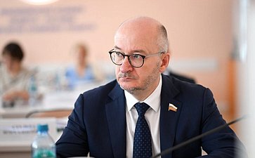 Олег Цепкин