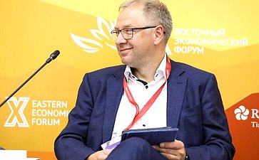 Сессия «Новые решения бизнеса и государства для развития в эпоху дефицита кадров и капитала». X Восточный экономический форум