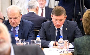 Совместное заседание Совета палаты и Президиума Российской академии наук