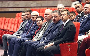 Сенаторы приняли участие в Патриотической акции, приуроченной ко Дню памяти и скорби