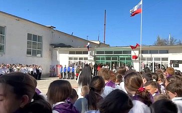 Лариса Мельник приняла участие в торжественной церемонии открытия Парты Героя
