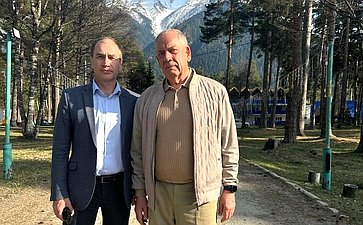 Сергей Митин в рамках парламентского контроля посетил места добычи и упаковки минеральной питьевой воды в Северо-Кавказском федеральном округе