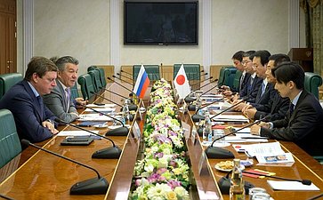 Встреча В. Озерова с делегацией Палаты Представителей Японии