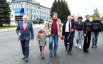 Сергей Мартынов посетил недавно открытый в республике мемориал труженикам тыла и детям войны