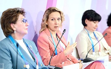 Галина Карелова выступила на сессии «Женщины в мире высоких технологий», которая прошла в рамках международного форума «Мировая атомная недели»