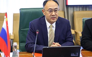 Олег Голов провел встречу с председателем Рабочей комиссии по делам представителей Постоянного комитета Всекитайского собрания народных представителей Китайской Народной Республики