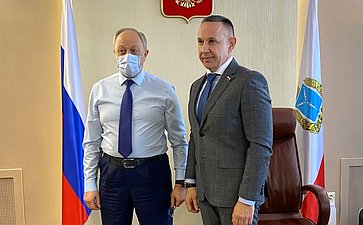 Олег Алексеев в ходе рабочей поездки в регион встретился с губернатором области Валерием Радаевым