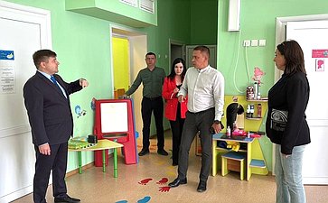 Айрат Гибатдинов проверил ход ремонта школ в Ульяновске
