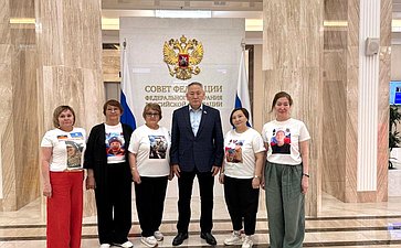 Сахамин Афанасьев провел встречу в Совете Федерации с матерями из Якутии, чьи сыновья погибли в ходе специальной военной операции