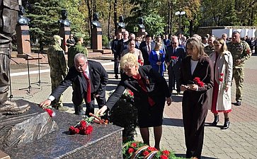 Ольга Бас в ходе поездки в регион приняла участие в торжественном мероприятии, посвященном 130-летию со дня основания города Антрацита