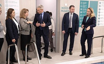 Сенаторы посетили Центр физкультурной и спортивной работы «Олимпия» Тюменского муниципального района