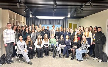 Артем Шейкин провел встречу с участниками отбора проекта «Лицей будущих лидеров» в молодежном образовательном центре «Max Gorky»