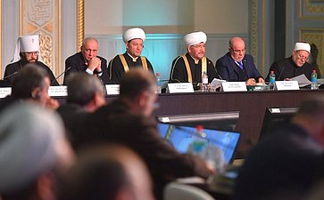 Айрат Гибатдинов принял участие в XIX Международном мусульманском форуме в Московской Соборной мечети