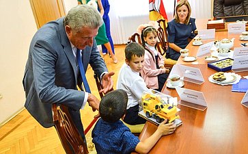 Сергей Лукин принял участие в ежегодной всероссийской акции «Собери ребёнка в школу»
