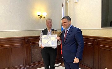 Сергей Перминов вручил награды Совета Федерации представителям Ленинградской области