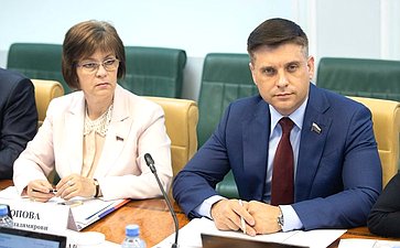 Елена Попова и Юрий Архаров