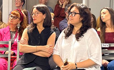 Елена Дягилева поздравила организаторов и участников юбилейного фестиваля молодых дизайнеров «НаМОДнение» в Мурманской области