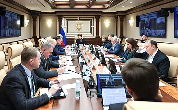 Совещание Комитета СФ по науке, образованию и культуре совместно с Комитетом СФ по экономической политике «Об организации в субъектах Российской Федерации перевозок детей школьными автобусами»