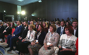 Мохмад Ахмадов принял участие в пленарном заседании Первого всероссийского форума «Инклюзивная школа. Успешность каждого ребенка» в Грозном