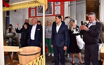 Юрий Воробьев принял в регионе участие в открытии экспозиции, посвященной одному из главных брендов Вологодчины