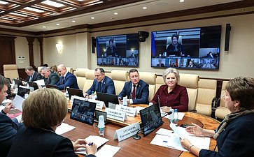 Совещание Комитета СФ по науке, образованию и культуре совместно с Комитетом СФ по экономической политике «Об организации в субъектах Российской Федерации перевозок детей школьными автобусами»