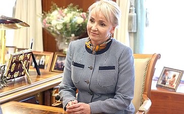 Председатель Совета Федерации Валентина Матвиенко провела встречу с губернатором Еврейской автономной области (ЕАО) Марией Костюк